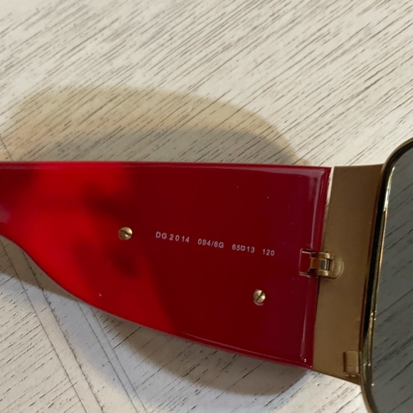 Dolce & Gabbana electric red sunglasses - Picture 4 of 6